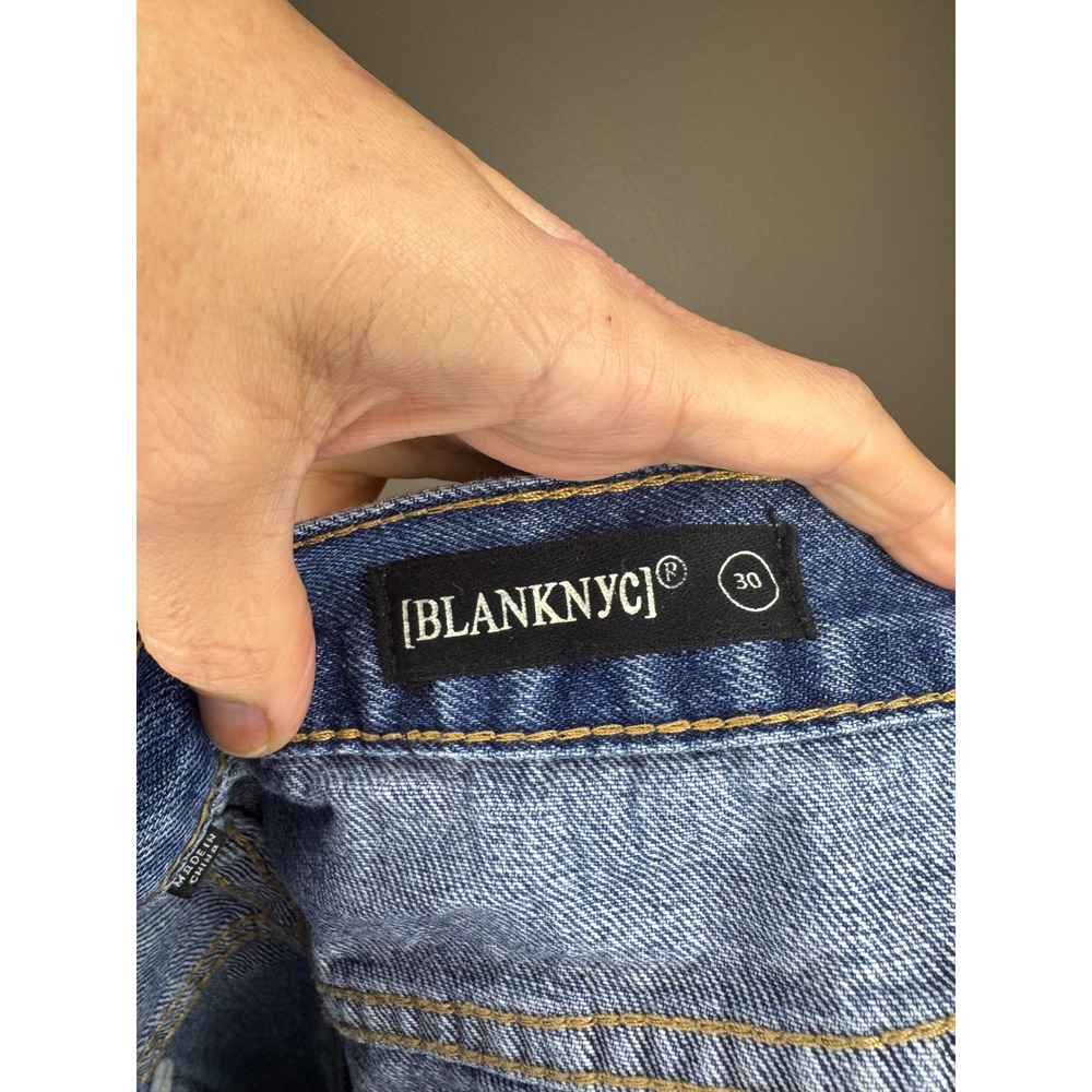 BlankNYC Distressed Denim Shorts Raw Hem Light Wash Size‎ 30 - Picture 2 of 4